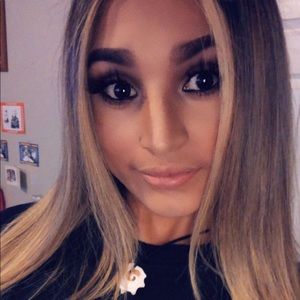 Meet your Posher, Viviana